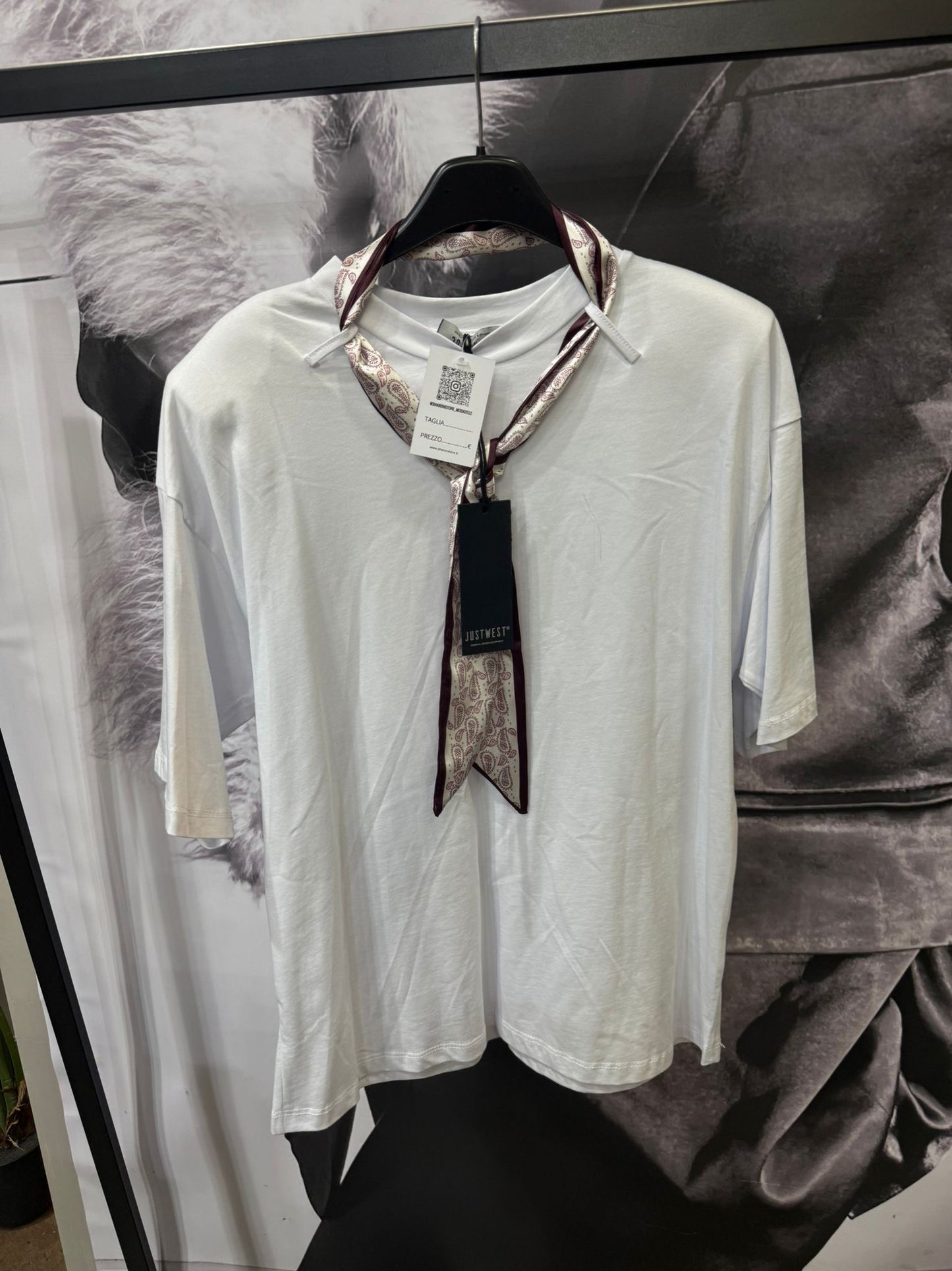 T-shirt Hylary